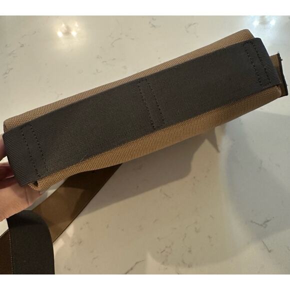 Cuyana Recycled Knit Sling Bag Gold Sustainable - Picture 10 of 11